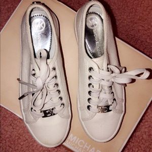 Michael Kors size 5 Platform Sneaker